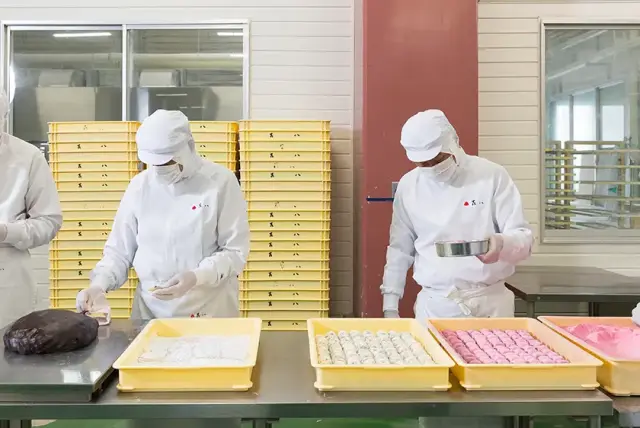 千歳の製造風景