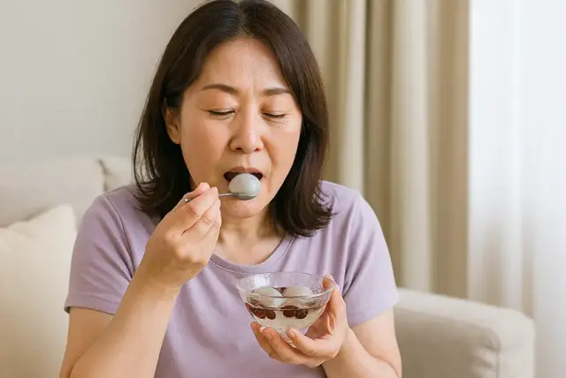 季すずやかを食べている女性